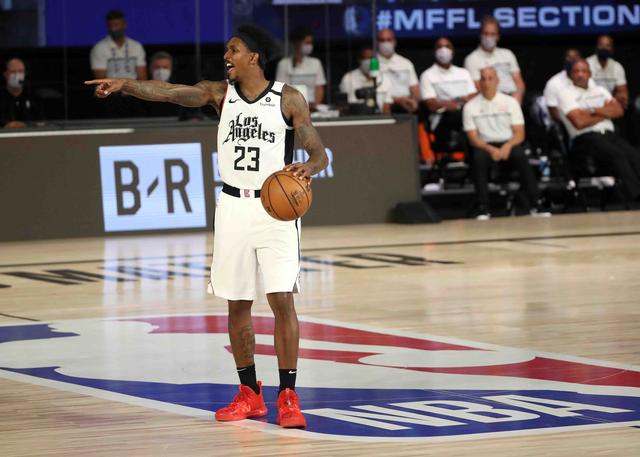 示了申花队 示了申花队